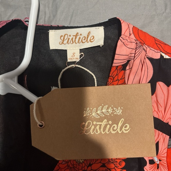 Listicle Vibrant Floral Top - Picture 4 of 4